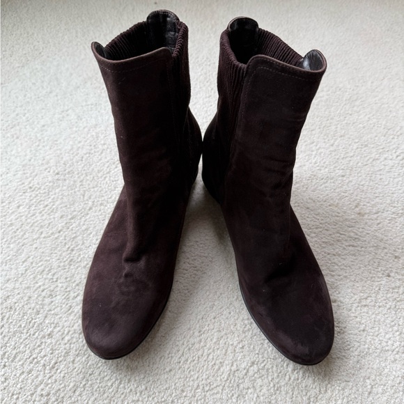 Aquatalia Versa Chocolate Brown Suede Ankle Booties size 8. Unworn - Picture 2 of 8